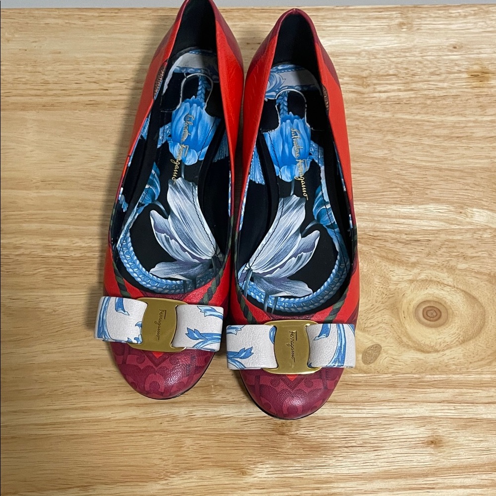 Salvatore Ferragamo Varina Fantasy Flats 6B - Picture 4 of 8